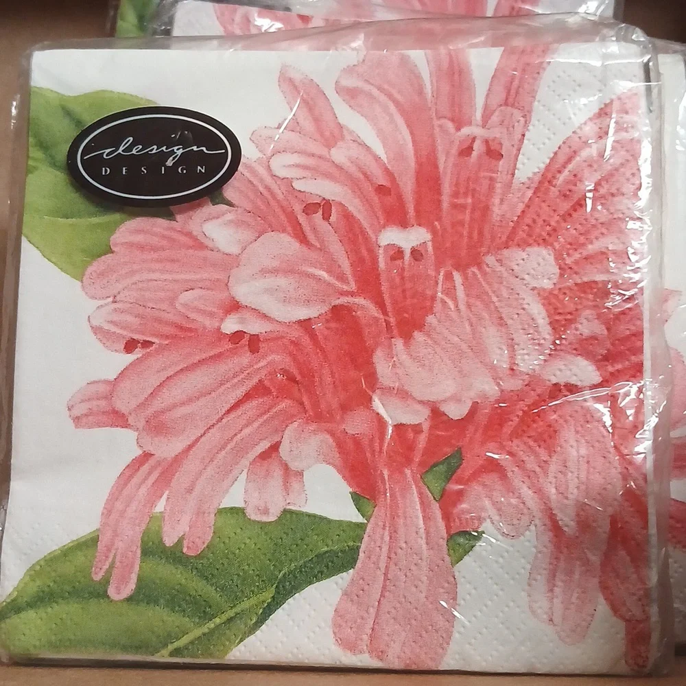 Oasis flower 20 party beverage napkins nwt